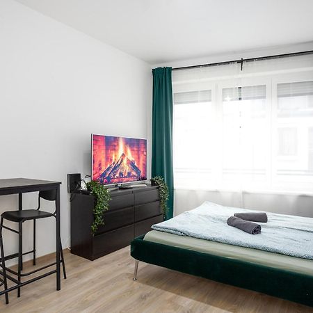New Tranquil Apartments With Free Parking Boedapest Buitenkant foto